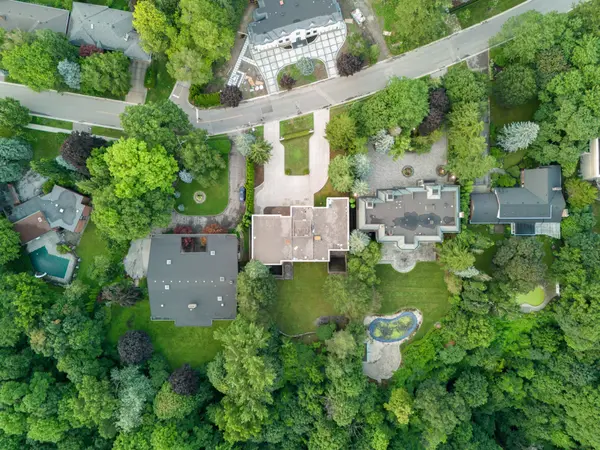 23 Bayview RDG, Toronto C12, ON M2L 1E3