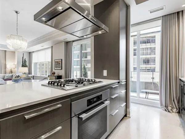 88 Davenport RD #602, Toronto C02, ON M5R 0A5