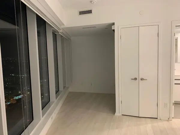 197 Yonge ST #3213, Toronto C08, ON M5B 0C1