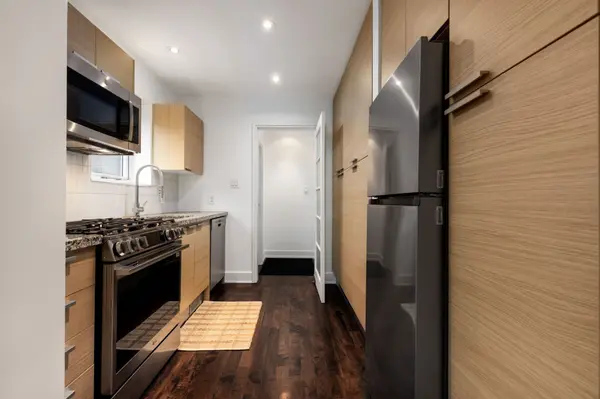 734 Huron ST #Main Fl, Toronto C02, ON M4V 2W3