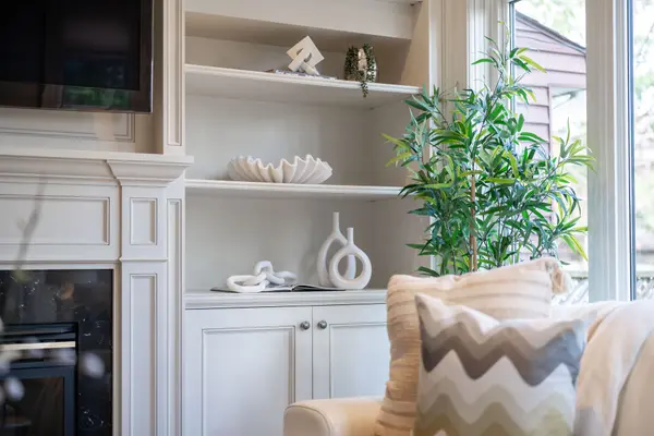 721 Markham ST, Toronto C02, ON M6G 2M2