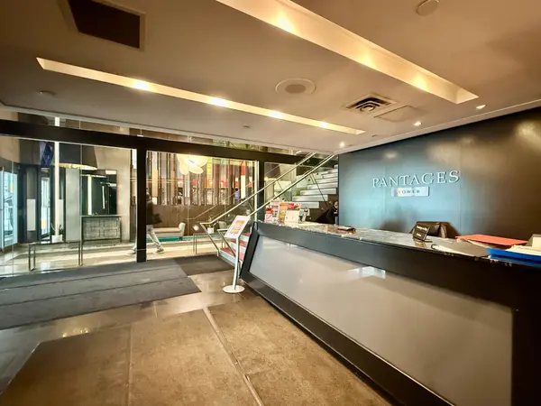 210 Victoria ST #717, Toronto C08, ON M5B 2R3