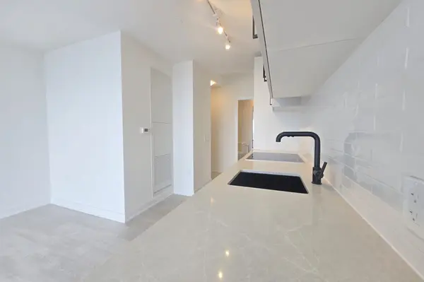 1 Quarrington LN #2402, Toronto C13, ON M3C 0S4