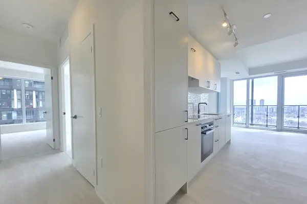 1 Quarrington LN #2402, Toronto C13, ON M3C 0S4