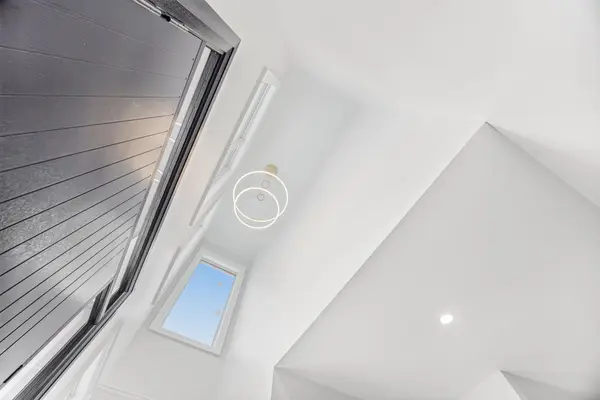 711 Hillview CRES, Pickering, ON L1W 2R6