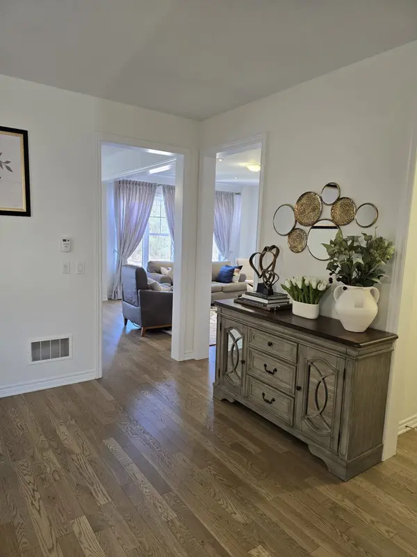 33 Bremner ST, Whitby, ON L1R 1W5