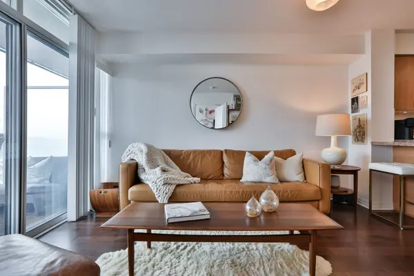 1600 Charles ST #509, Whitby, ON L1N 0G4