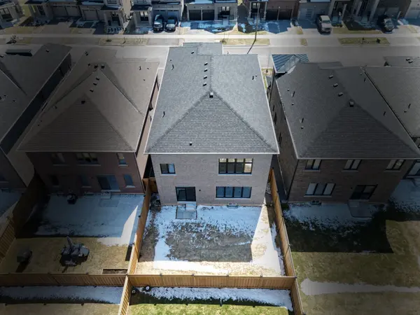 1210 PLYMOUTH DR, Oshawa, ON L1L 0T4