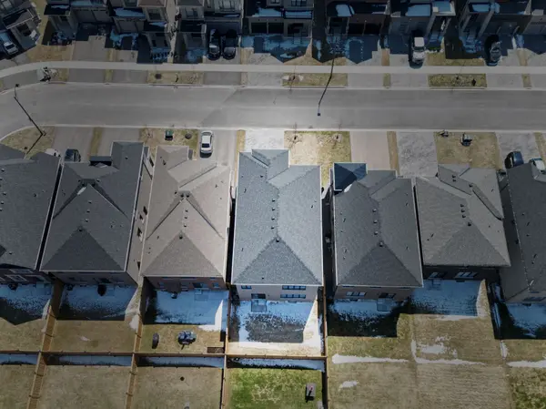 1210 PLYMOUTH DR, Oshawa, ON L1L 0T4