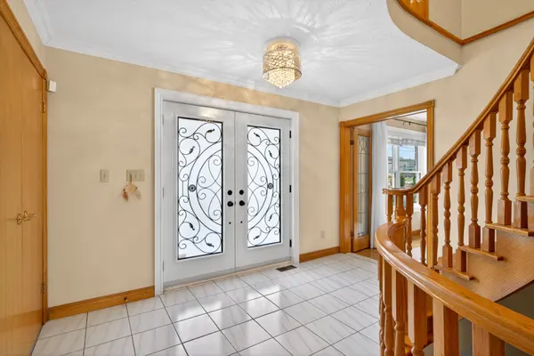 357 Powell RD, Whitby, ON L1N 2H5