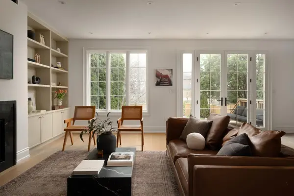 16 Glenshaw CRES, Toronto E03, ON M4B 2C9