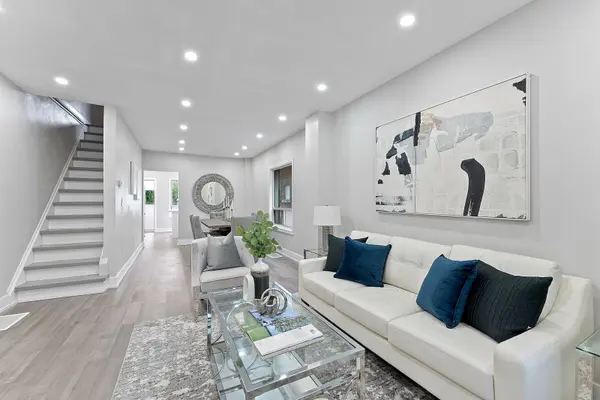 898 Greenwood AVE, Toronto E03, ON M4J 4B8