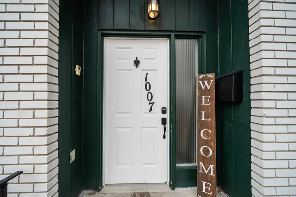 1007 Cardinal CT, Oshawa, ON L1G 6Y3