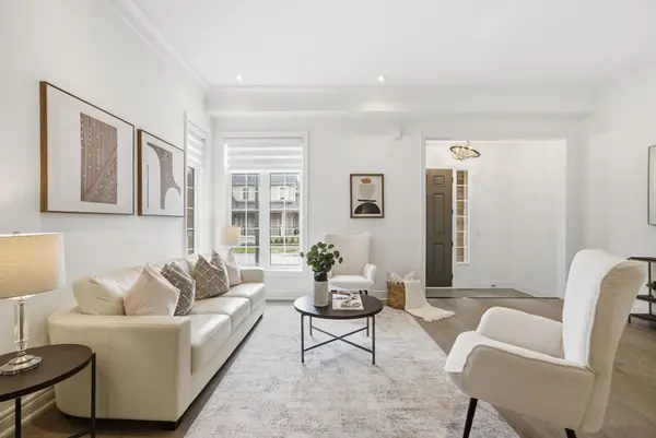 36 Blenheim CIR, Whitby, ON L1P 0E3