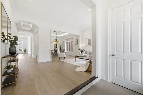 36 Blenheim CIR, Whitby, ON L1P 0E3