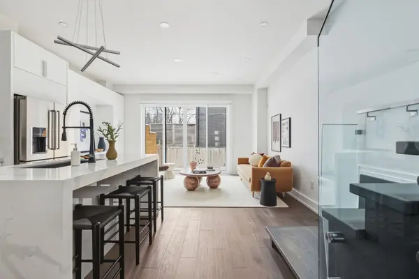 99A Memorial Park AVE, Toronto E03, ON M4J 2K1