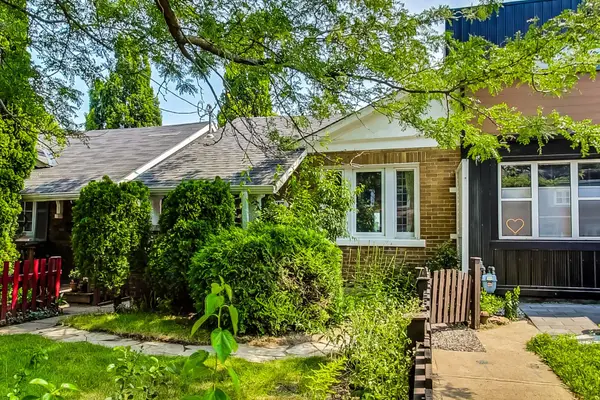 317 Victoria Park AVE #Upper, Toronto E06, ON M4E 3S7