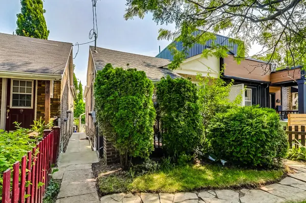 317 Victoria Park AVE #Upper, Toronto E06, ON M4E 3S7