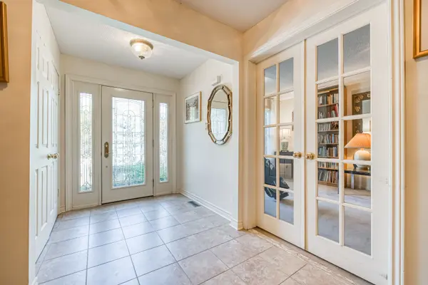 267 Aurora Heights DR, Aurora, ON L4G 5C3