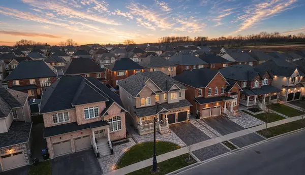 34 Kidd ST, Bradford West Gwillimbury, ON L3Z 0V5