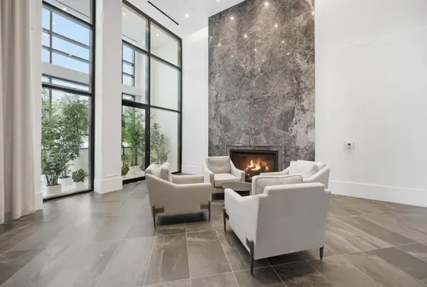 2075 King RD #435, King, ON L7B 0R6