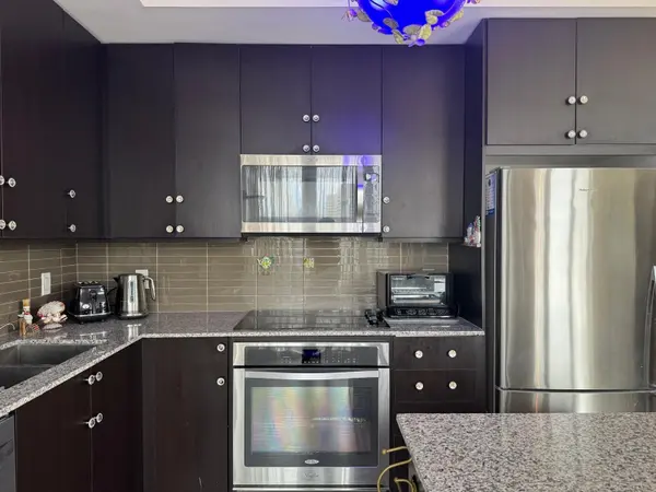 9600 Yonge ST #307B, Richmond Hill, ON L4C 0X3