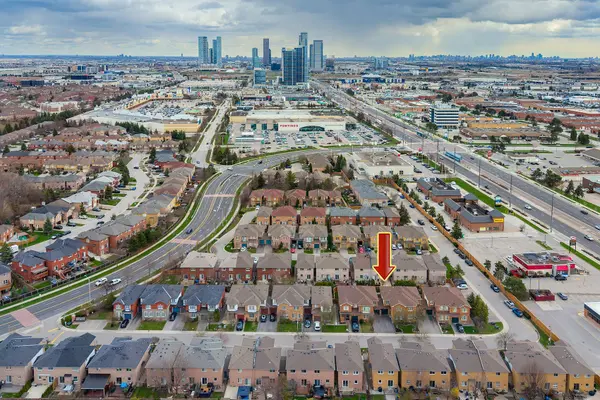 104 Pinedale Gate, Vaughan, ON L4L 8X3