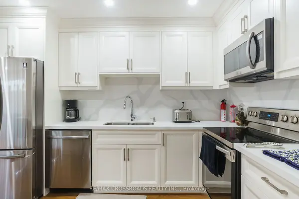 50 Widdifield AVE, Newmarket, ON L3X 1Z4