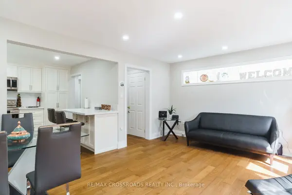 50 Widdifield AVE, Newmarket, ON L3X 1Z4