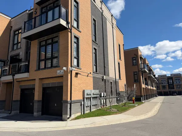 6 Sayers LN #8, Richmond Hill, ON L4E 1J4