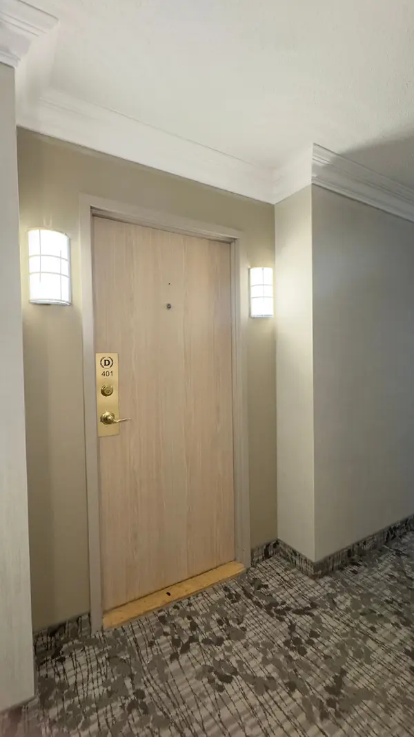 30 Harding BLVD W #401, Richmond Hill, ON L4C 9M3