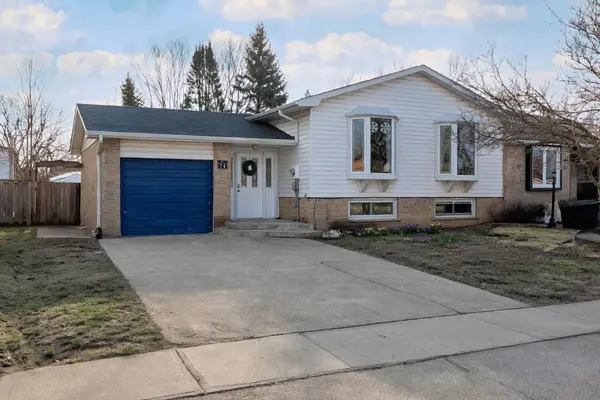 76 Bernick DR, Barrie, ON L4M 2V6