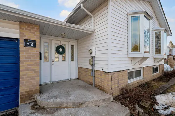 76 Bernick DR, Barrie, ON L4M 2V6