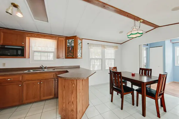 24 Prince Charles AVE N, Springwater, ON L0L 1P0