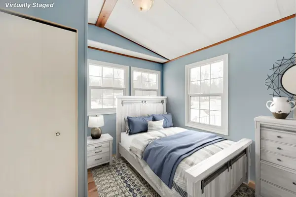 24 Prince Charles AVE N, Springwater, ON L0L 1P0