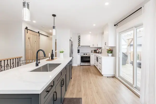 68 Ottaway AVE, Barrie, ON L4M 2X2