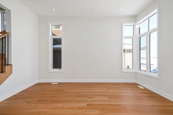 11 Sun Valley AVE, Wasaga Beach, ON L9Z 0N6