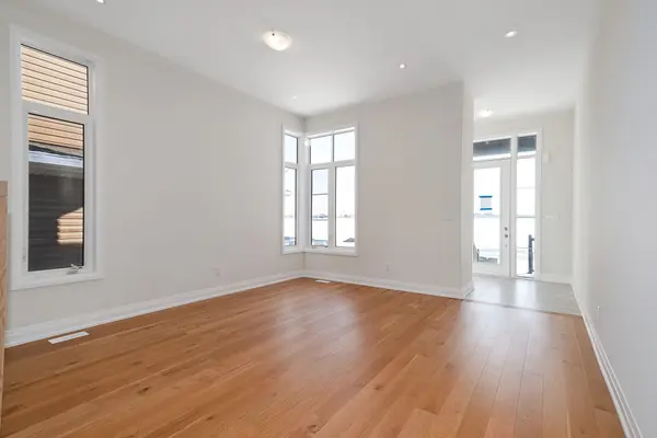 11 Sun Valley AVE, Wasaga Beach, ON L9Z 0N6