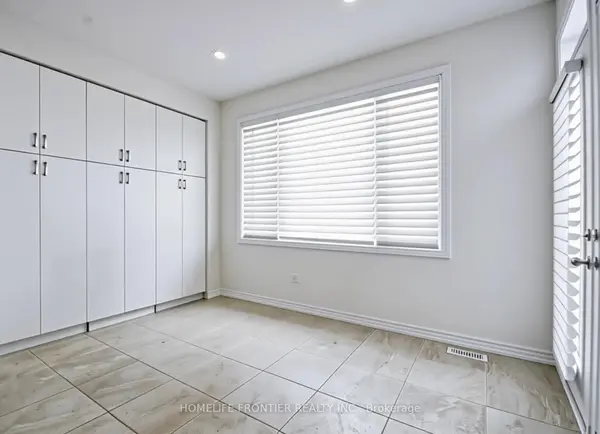 27 Bannister RD SE, Barrie, ON L9J 0L5