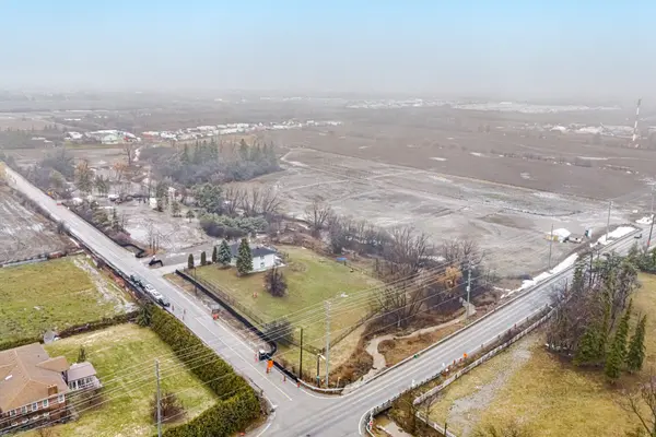 11075 Clarkway DR, Brampton, ON L6P 0W1