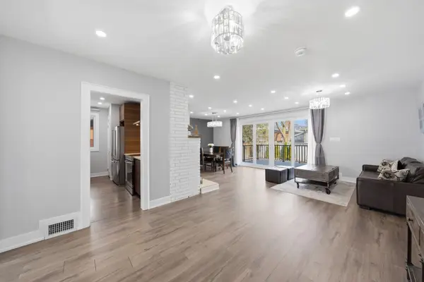 104 Great Oak DR, Toronto W08, ON M9A 1N5