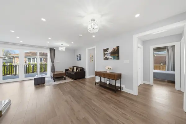 104 Great Oak DR, Toronto W08, ON M9A 1N5