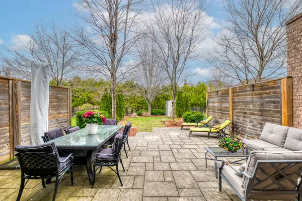 2287 KINGFISHER CT, Oakville, ON L6M 3Z3