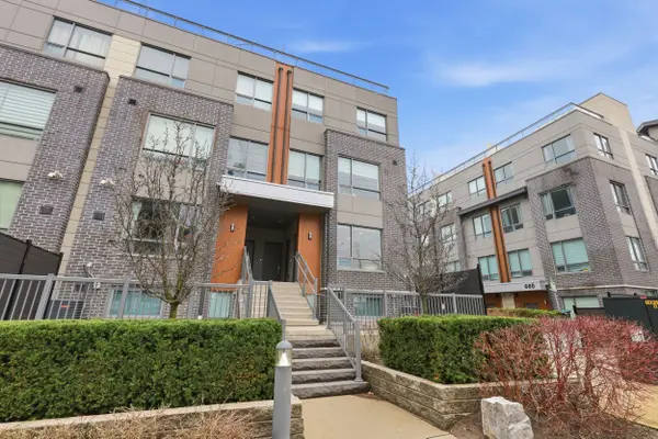 1238 Cawthra RD #2, Mississauga, ON L5G 0B6