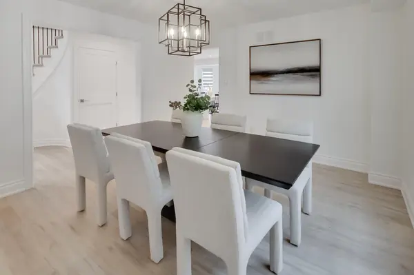 1124 Lansdown DR, Oakville, ON L6J 7N7