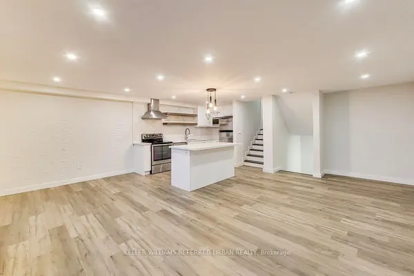 11 Wincott DR #1215, Toronto W09, ON M9R 2R9