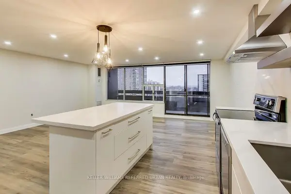 11 Wincott DR #1215, Toronto W09, ON M9R 2R9