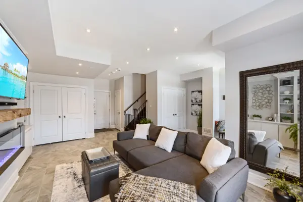 2275 Khalsa Gate, Oakville, ON L6M 1P4