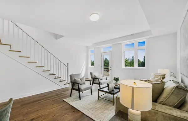 3058 Trailside DR, Oakville, ON L6M 4M2