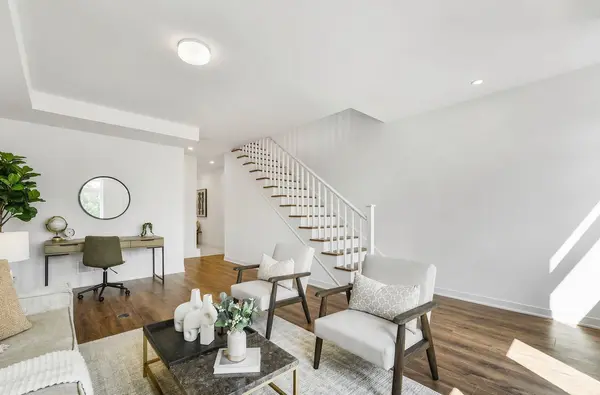 3058 Trailside DR, Oakville, ON L6M 4M2